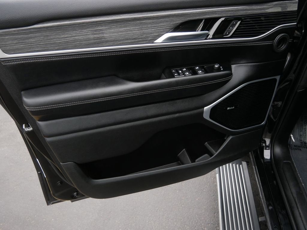 2022 Jeep Wagoneer Series III