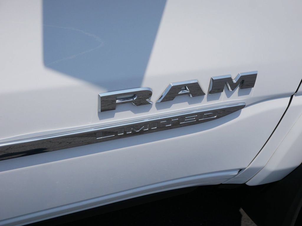 2021 RAM 1500 Limited Crew Cab 4x4 5'7" Box