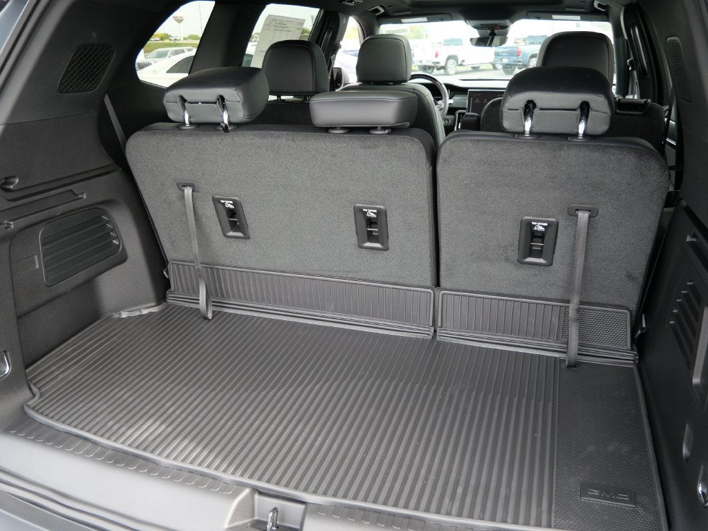 2027 GMC Acadia AT4
