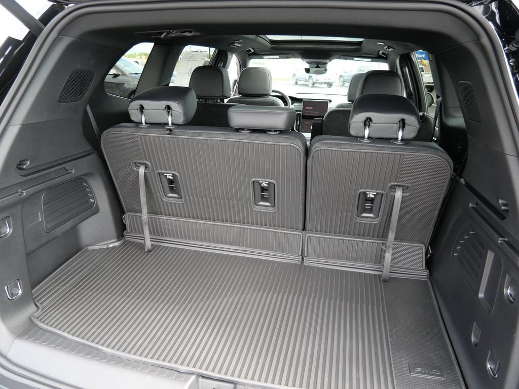 2027 GMC Acadia AT4