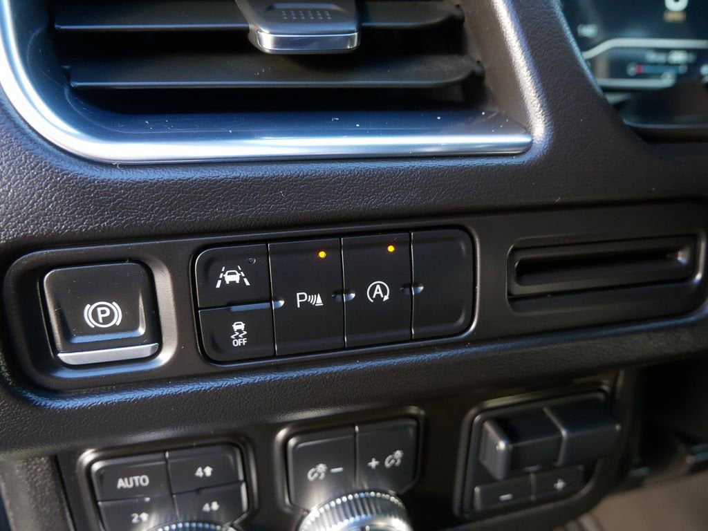 2024 GMC Yukon XL SLE