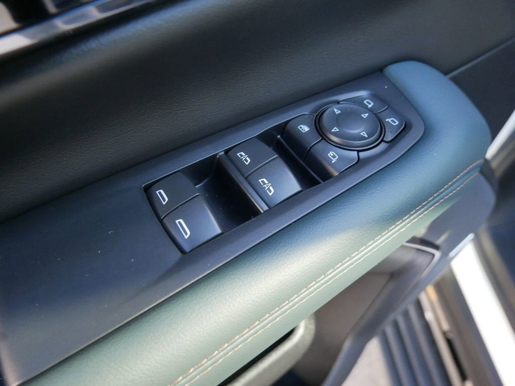 2025 GMC Yukon XL AT4