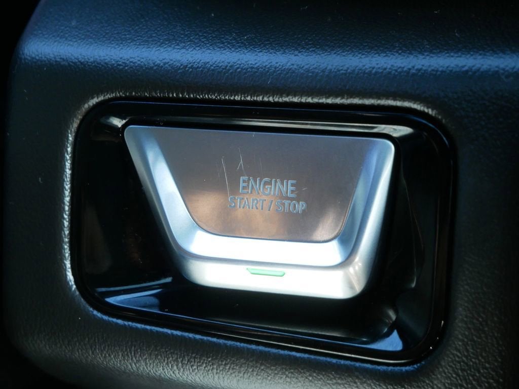 2025 GMC Yukon XL AT4