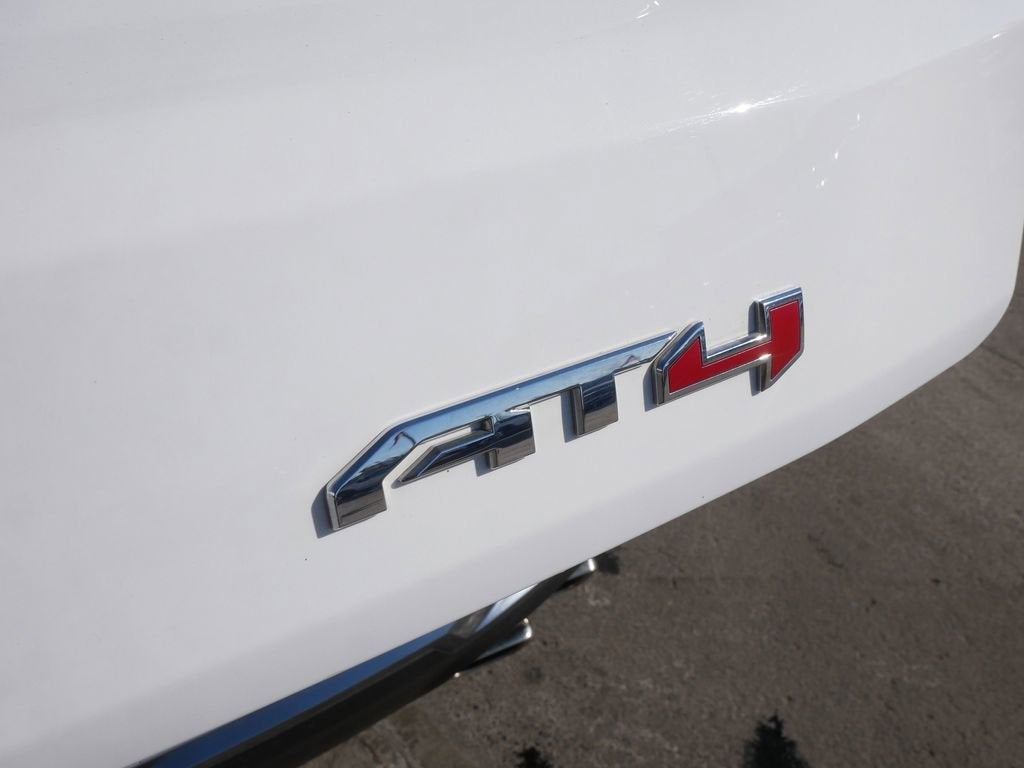 2025 GMC Yukon XL AT4