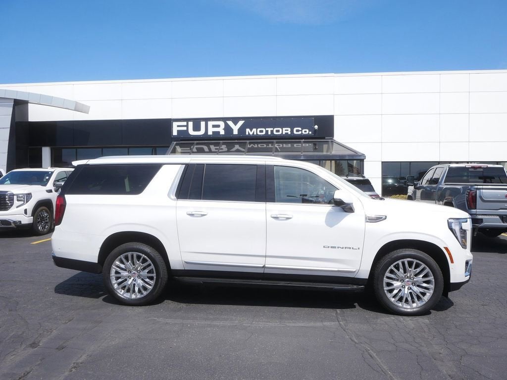 2025 GMC Yukon Denali AWD's photo