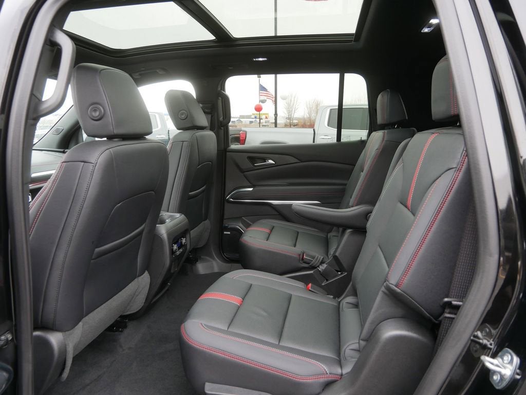 2025 Chevrolet Traverse RS