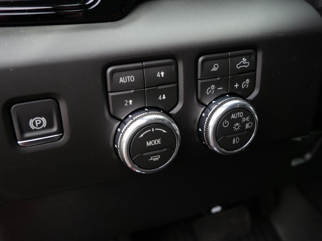 2026 GMC Sierra 3500HD AT4 - Photo 7