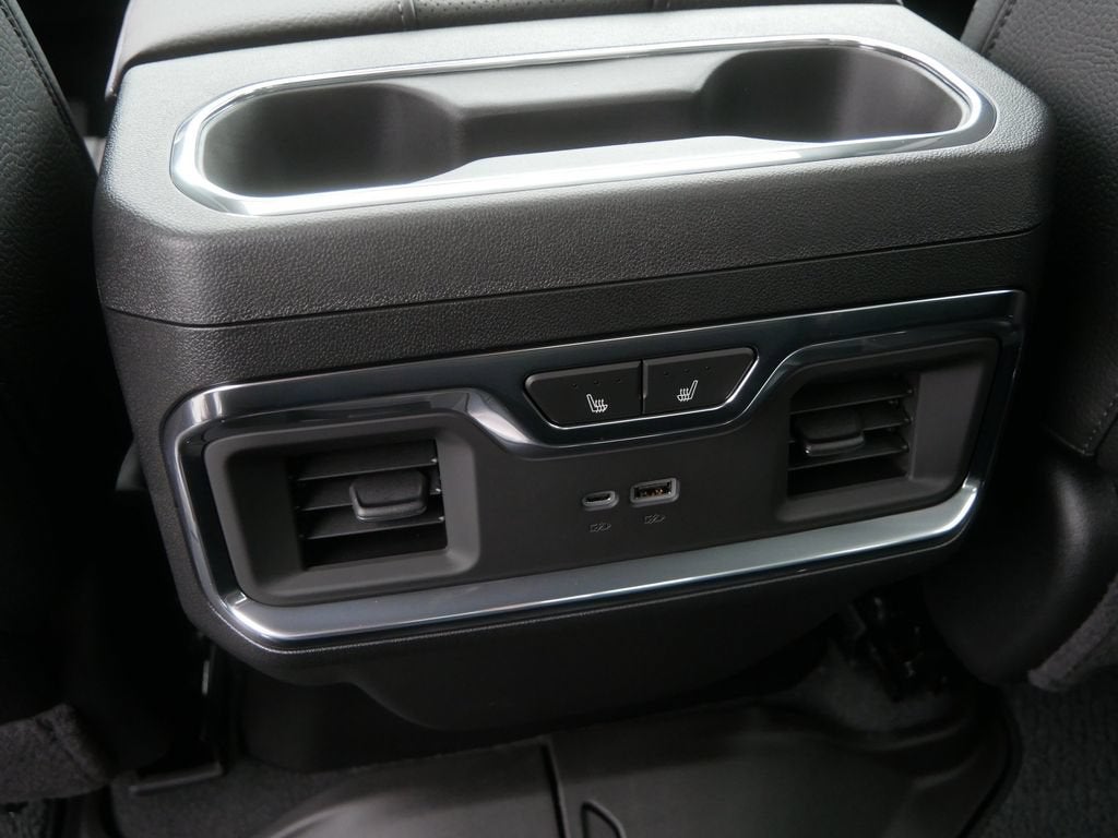 2026 GMC Sierra 3500HD Denali - Photo 9