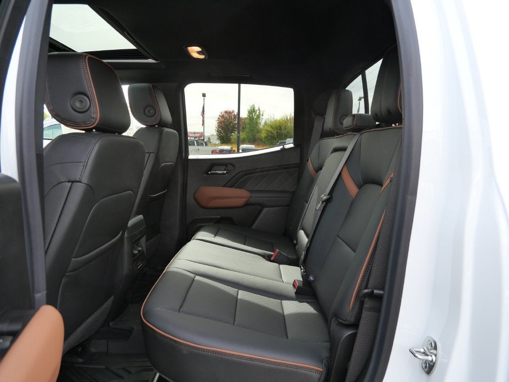 2026 GMC Canyon AT4 - Photo 8