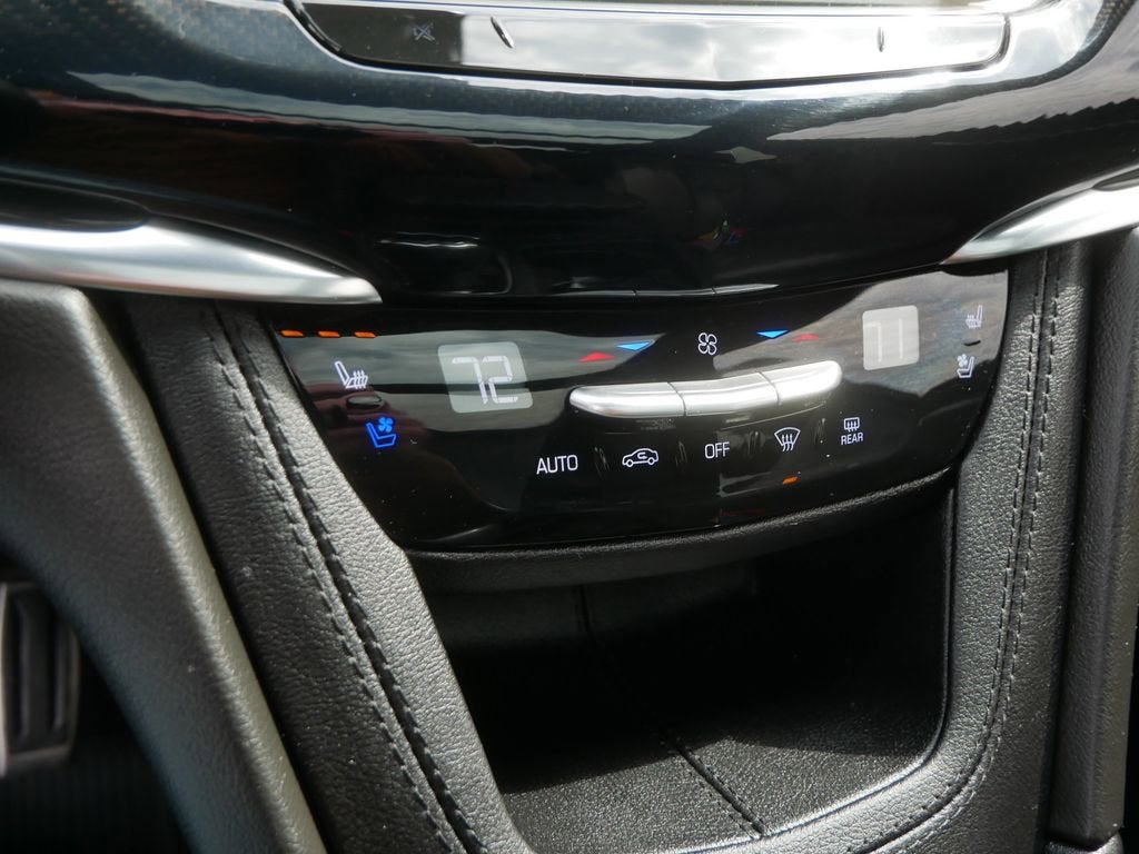 2025 Cadillac XT6 Sport