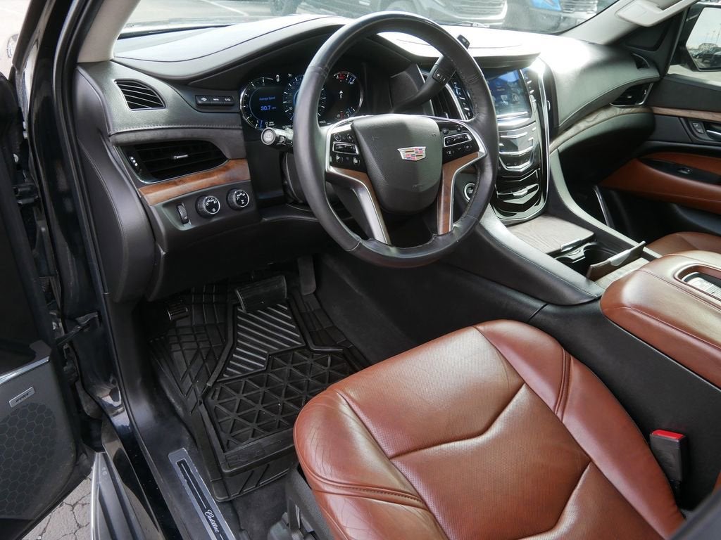 2017 Cadillac Escalade Luxury