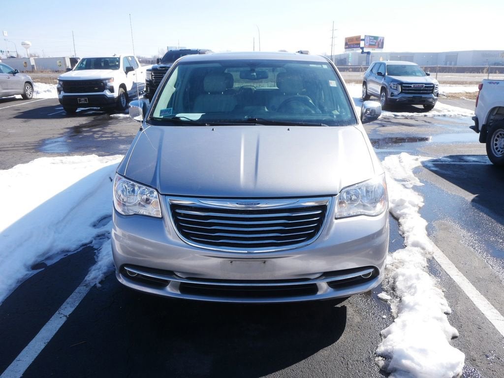 2016 Chrysler Town & Country Touring-L Anniversary Edition