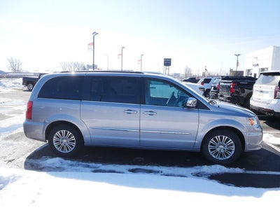 2016 Chrysler Town & Country Touring-L Anniversary Edition