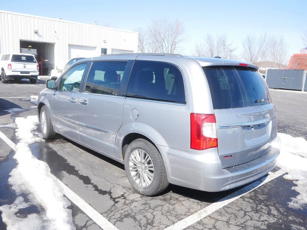 2016 Chrysler Town & Country Touring-L Anniversary Edition