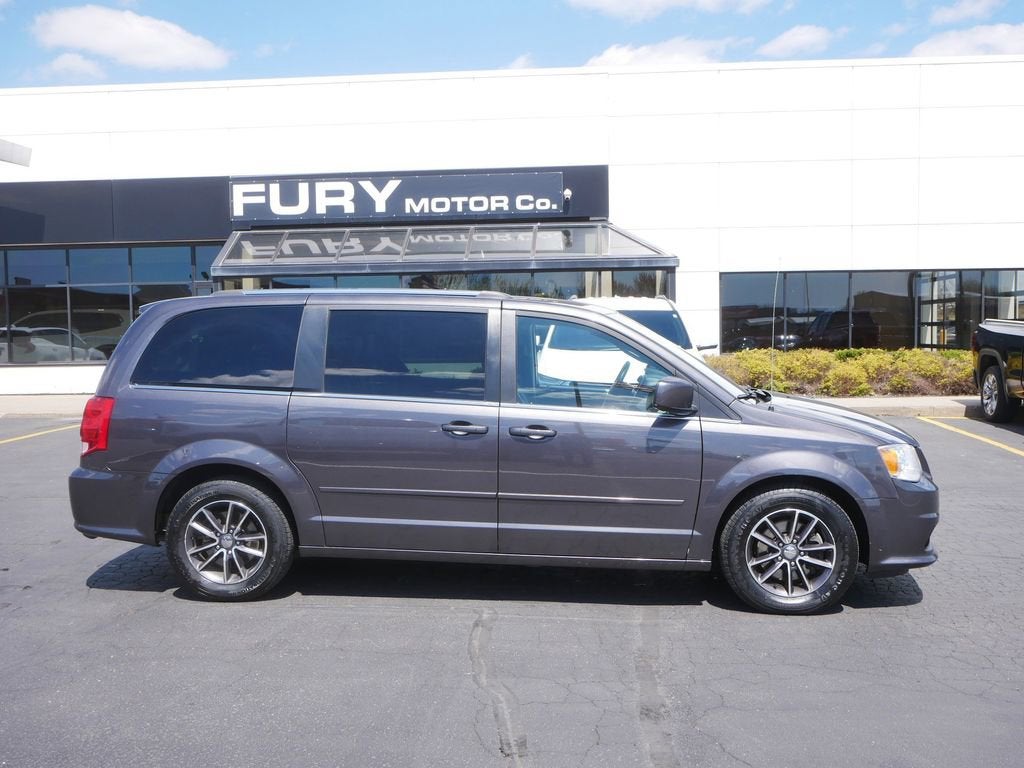 2016 Dodge Grand Caravan SXT Plus's photo