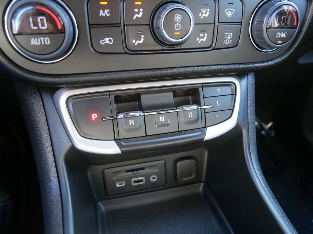 2023 GMC Terrain SLT