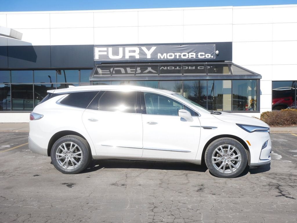 2023 Buick Enclave Essence