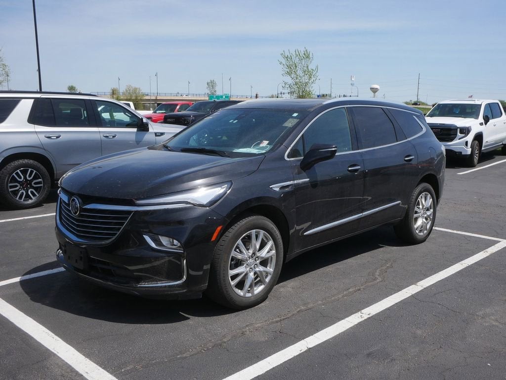 2024 Buick Enclave Essence AWD's photo