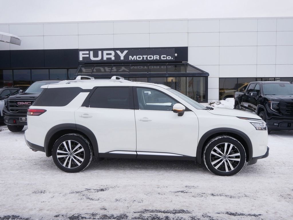 2024 Nissan Pathfinder Platinum