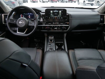 2024 Nissan Pathfinder Platinum