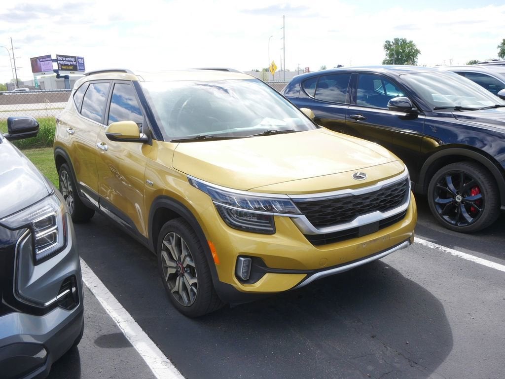 Used 2021 Kia Seltos SX with VIN KNDETCA26M7077712 for sale in Forest Lake, Minnesota