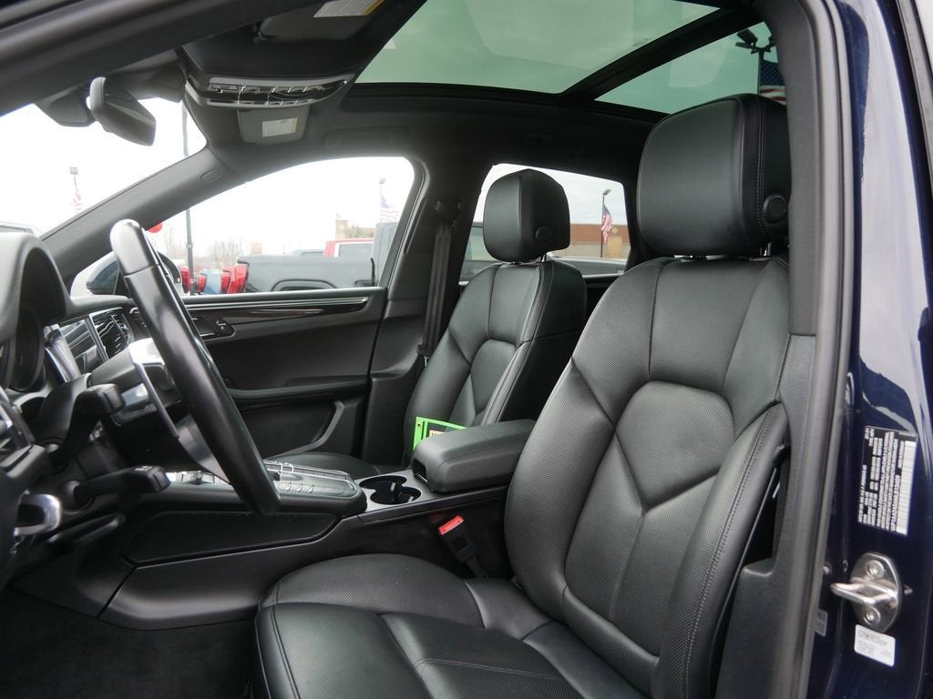 2021 Porsche Macan Base