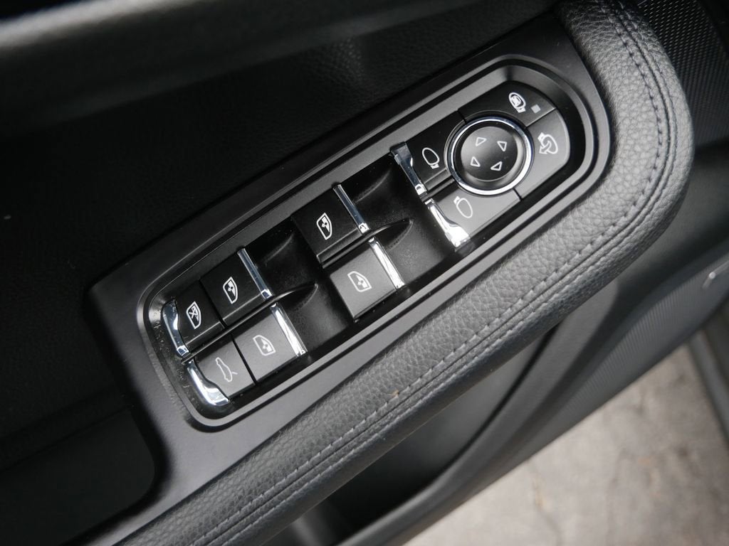 2021 Porsche Macan Base