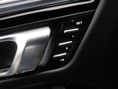 2021 Porsche Macan Base