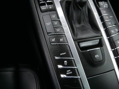 2021 Porsche Macan Base