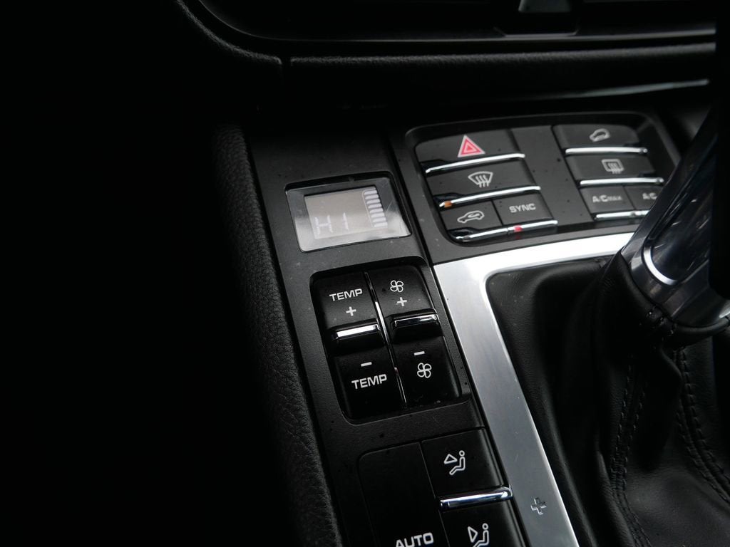 2021 Porsche Macan Base