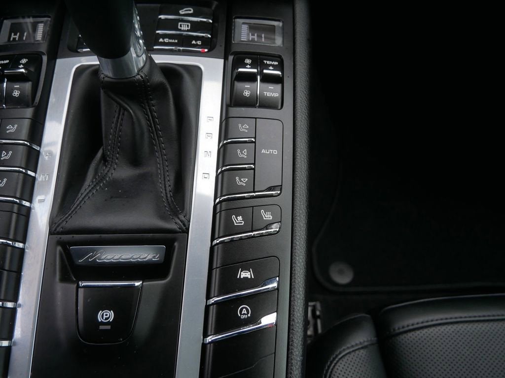 2021 Porsche Macan Base