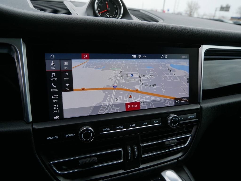 2021 Porsche Macan Base