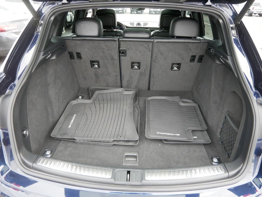 2021 Porsche Macan Base