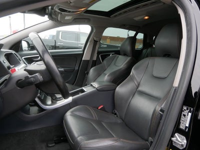 2015 Volvo V60 Cross Country T5