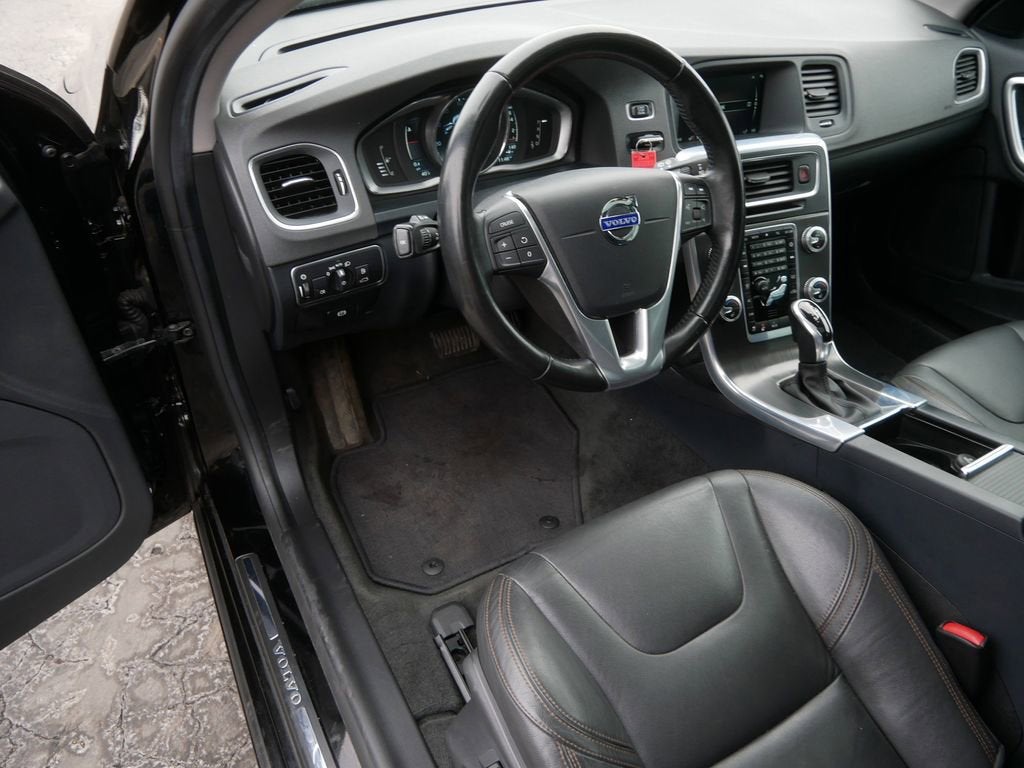 2015 Volvo V60 Cross Country T5