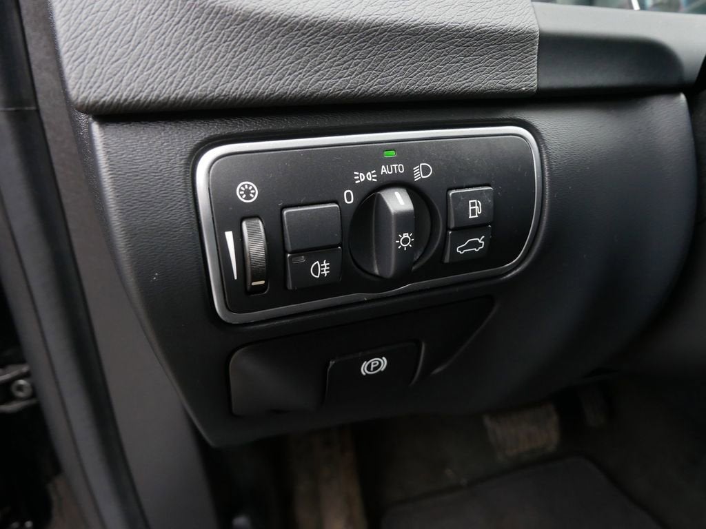 2015 Volvo V60 Cross Country T5