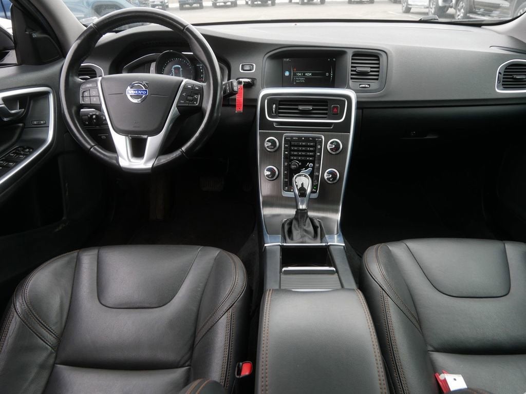2015 Volvo V60 Cross Country T5