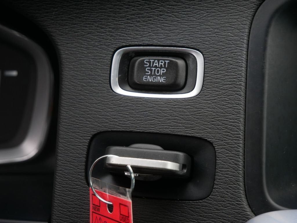 2015 Volvo V60 Cross Country T5