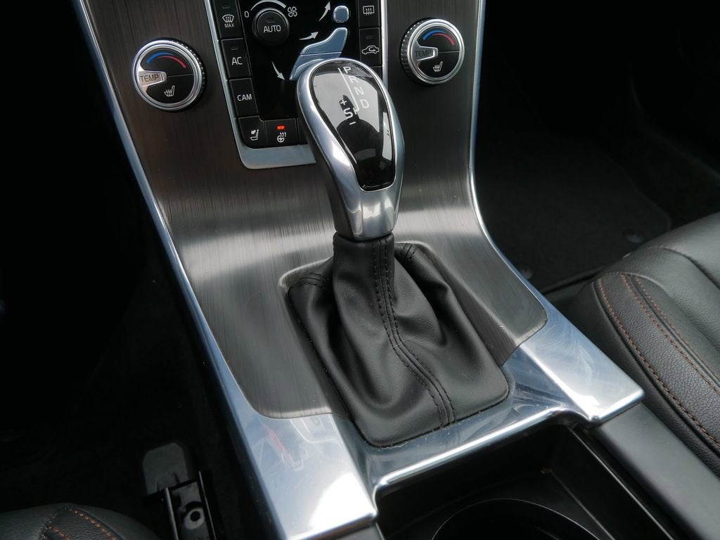 2015 Volvo V60 Cross Country T5