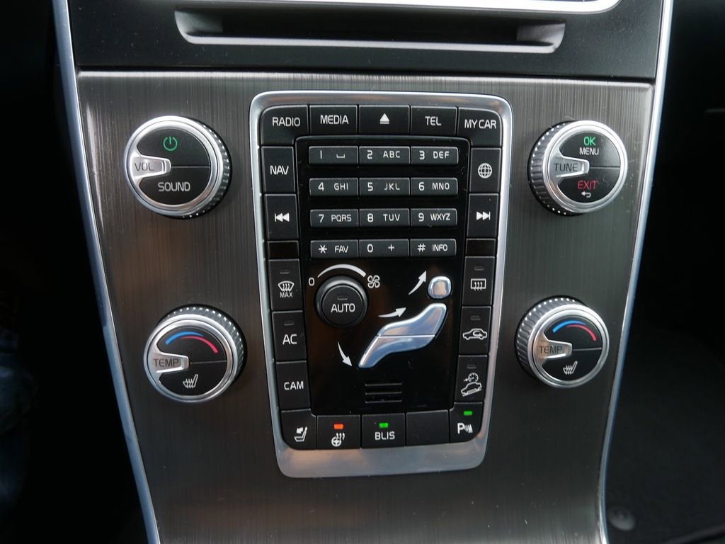 2015 Volvo V60 Cross Country T5